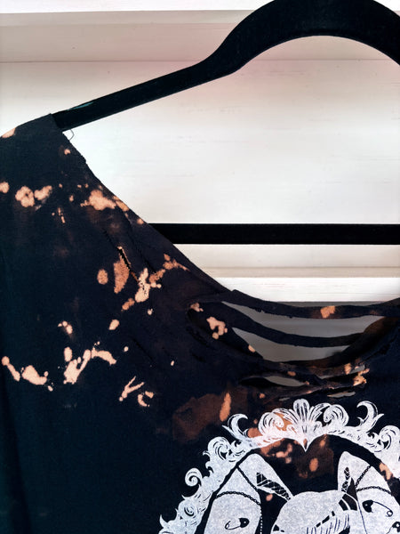 Knife Fight Cropped Tee